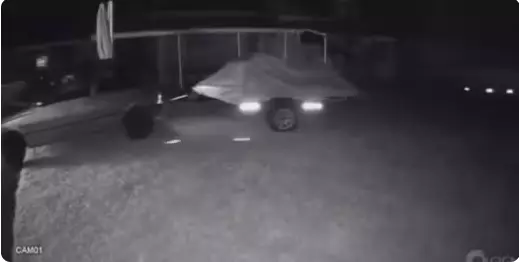 Dupla encapuzada invade rancho e furta moto aquática no distrito de Botucatu